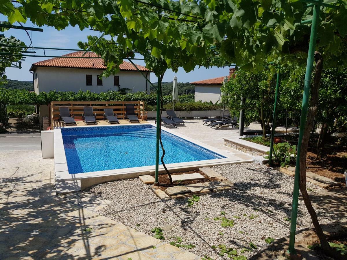 Apartment Franjo Pula Buitenkant foto